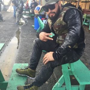 Meet your Posher, Hugo adan